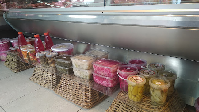 Месарница Младост - Гастрономия и хотелиерство