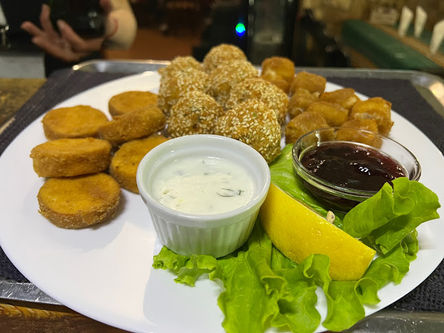 Център, ул. „Цар Освободител“ 16, 5250 Свищов