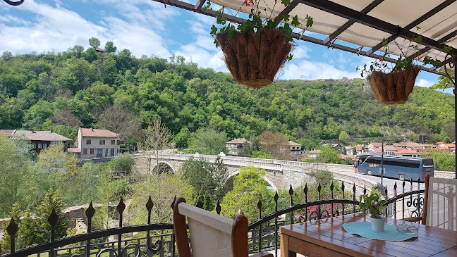 Opinii despre CAFE TRAPEZITSA în Велико Търново - Гастрономия и хотелиерство