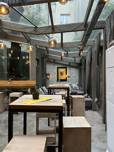 Канаал - Гастрономия и хотелиерство