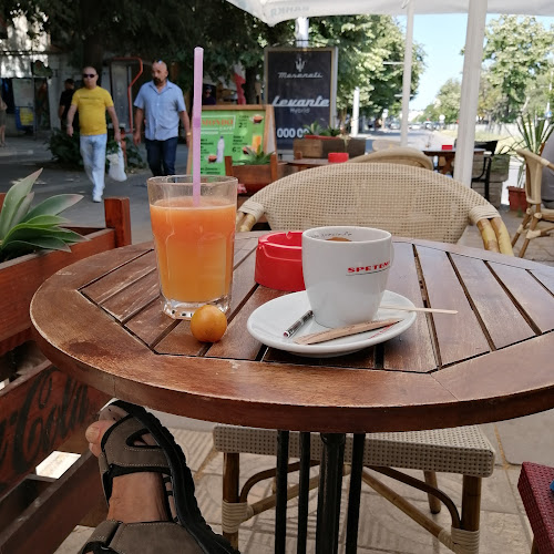 Opinii despre Cocktail bar MONDO în Варна - Гастрономия и хотелиерство