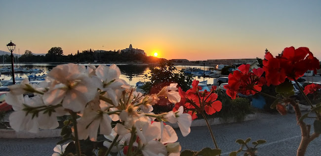 Ресторант ,,Ла Веранда" Созопол ул.Крайбрежна 3 - Гастрономия и хотелиерство