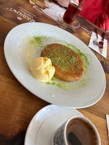 Opinii despre Antik Restaurant - Ресторант Антик în Пловдив - Гастрономия и хотелиерство