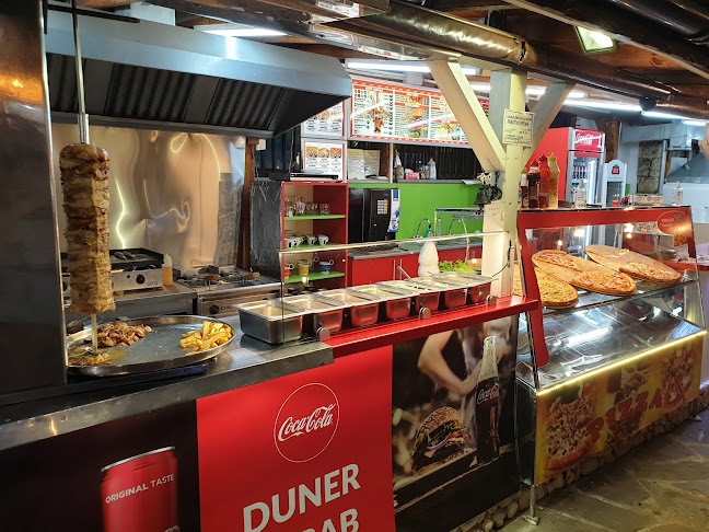 Бързо хранене Кони