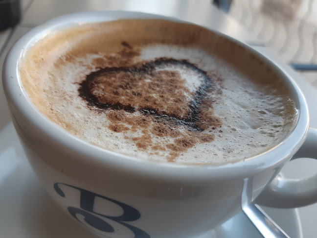 Бар "Пъзел" - Гастрономия и хотелиерство