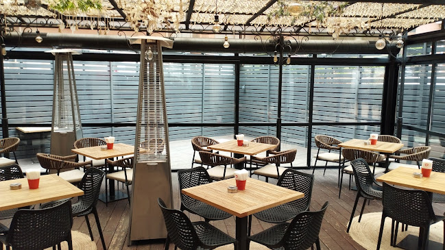 ж.к. Лазур, ул. „Адам Мицкевич“ 3, 8001 Бургас