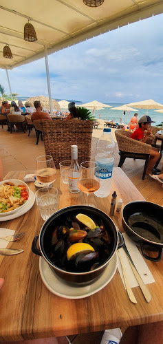 централен плаж, 8250 Обзор