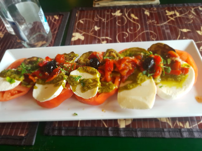 Кантоната - Гастрономия и хотелиерство