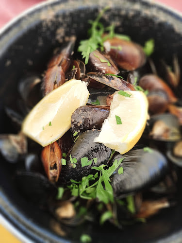 Ресторант "Ел Симпатико" - Гастрономия и хотелиерство