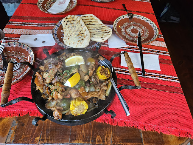 Дифанакис - Гастрономия и хотелиерство