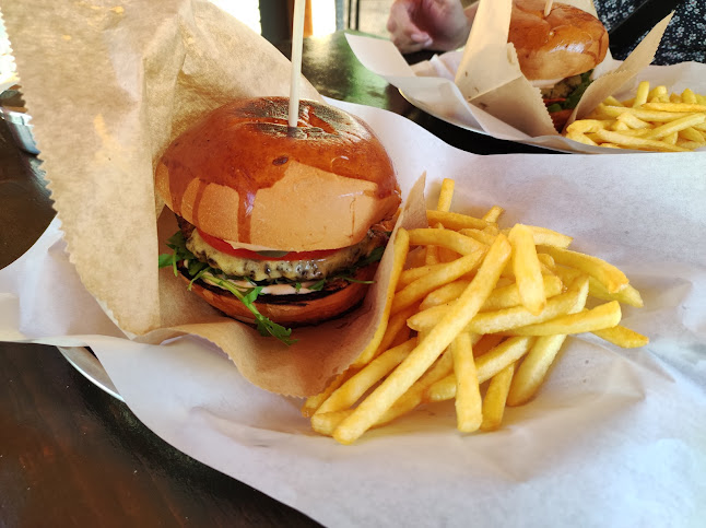 Бар МАНДЖАР