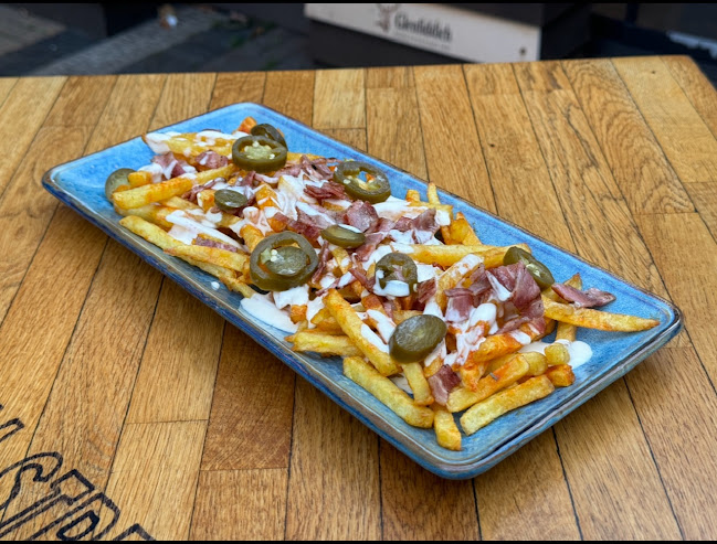 Витоша стрийт бар и динър - Гастрономия и хотелиерство