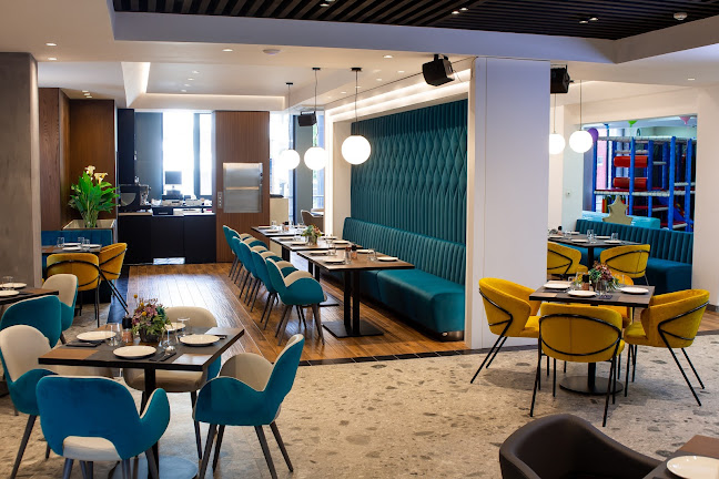 Тон Бонбон Рива Център - ресторант и детски център