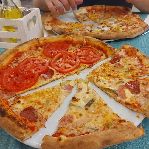 Свети Никола - Каваците - Гастрономия и хотелиерство