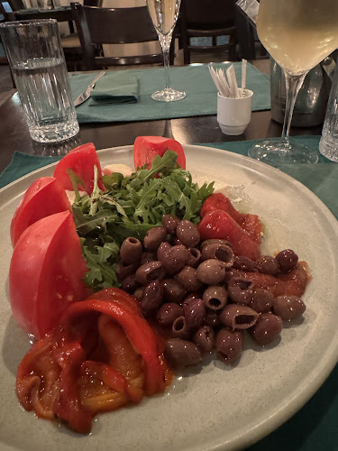 София център, ул. „Цар Симеон“ 76, 1202 София