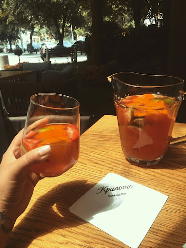 Opinii despre Крилото Cocktails & Gastro Bar în Пловдив - Гастрономия и хотелиерство