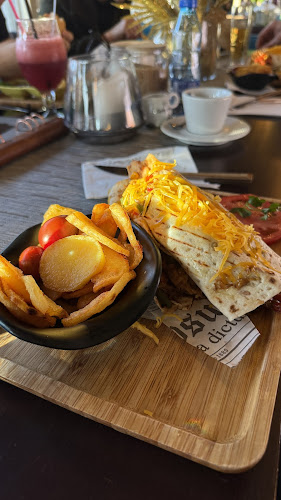 ж.к. Струмско, ул. „Освобождение“ 12, 2703 Благоевград