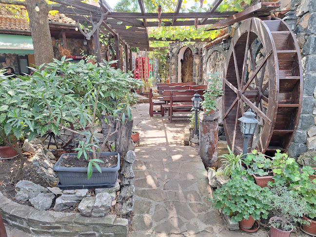 ул. „Димо Hикoлoв“ 8А, 8142 Черноморец