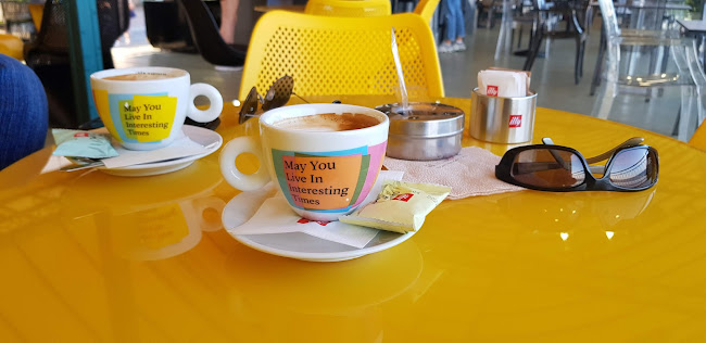 Macaron Cakes & Coffee - Балчик