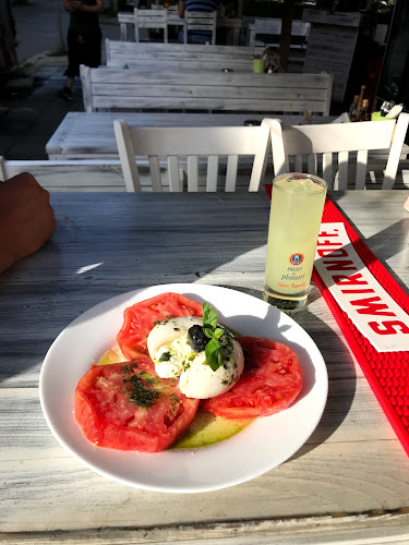 Ресторант "Двете халби", Sofia, Nishava St 3, ж.к. Белите брези, ул. „Битоля“, 1680 София