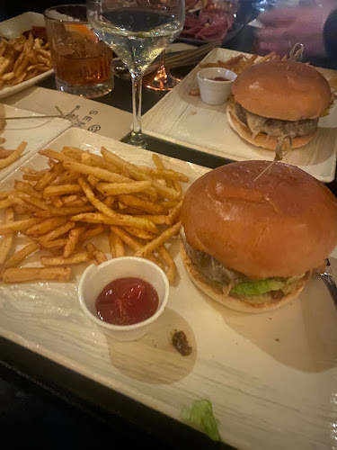 София център, бул. „Цар Освободител“ 16, 1000 София