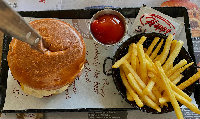 Shopping Complex, Варна ЦентърПриморски, ул. „Ян Палах“ Str, 10, 9002 Варна