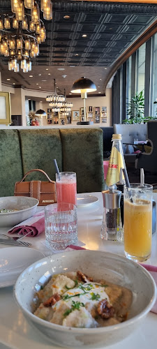 Opinii despre The Revolutionary Dining Room & Bar în София - Гастрономия и хотелиерство