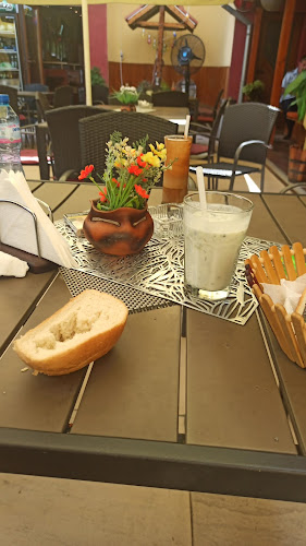 РЕСТОРАНТ & АПАРТАМЕНТ за гости КАПРИЗ - Първомай