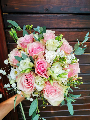 Цветарски магазин „Подари цвете“ - Гастрономия и хотелиерство