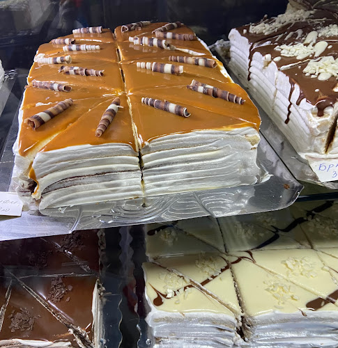 Кафе-сладкарница "Менар"