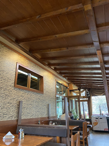 ж.к. Разсадника - Коньовица, ул. „Хъшове“ 13, 1330 София