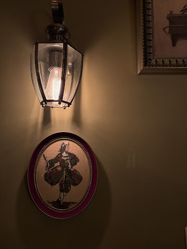 вход от Раковски Централен военнен клуб, бул. Цар Освободител 9, бул. „Цар Освободител“ 7, 1000 София