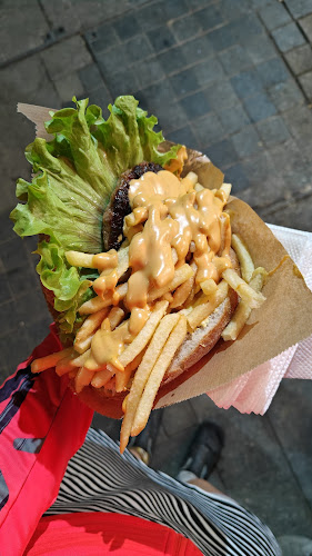 Гиро Ленд - Гастрономия и хотелиерство