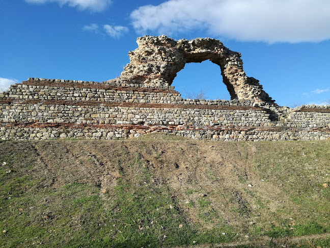 Снек Бар "Старата Пицария" - Гастрономия и хотелиерство