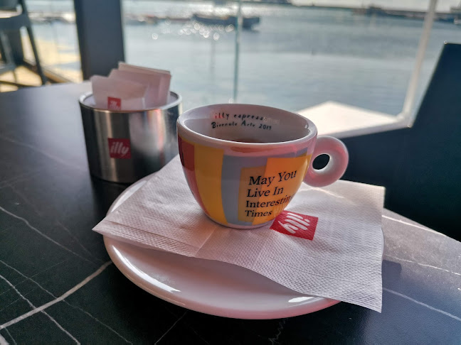 Comentarii opinii despre Macaron Cakes & Coffee