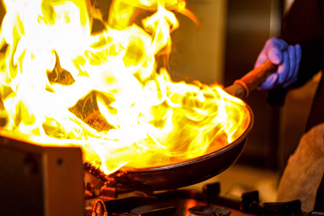 Бургас Център, ул. „Княз Александър Батенберг“ 2, 8000 Бургас