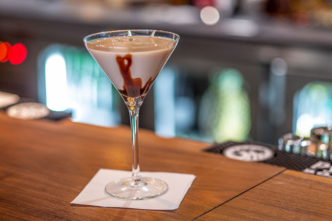 Крилото Cocktails & Gastro Bar - Гастрономия и хотелиерство