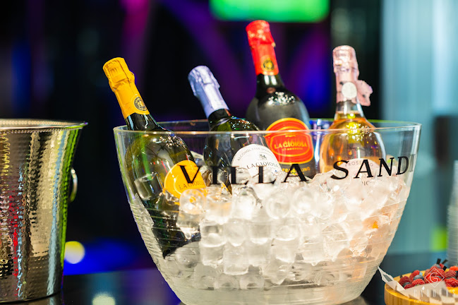 ул. „Искра“ 1, 6100 Казанлък