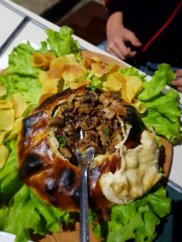 Механа При Кмета - Гастрономия и хотелиерство