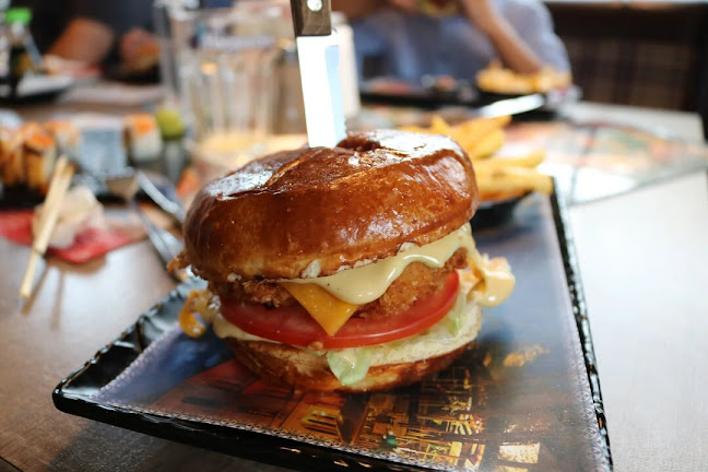 Happy Bar & Grill Yan Palah