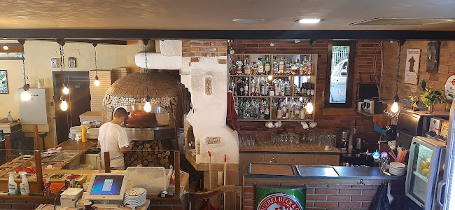 Кантоната - Гастрономия и хотелиерство