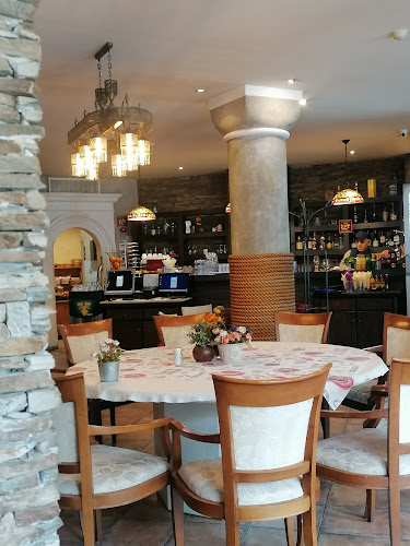 Ла Веранда, Зорница - Гастрономия и хотелиерство