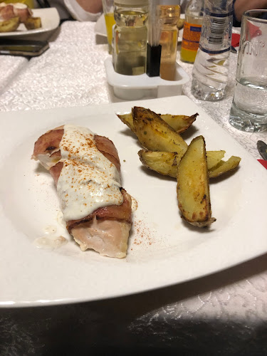 Комплекс „Лебед“ - Гастрономия и хотелиерство