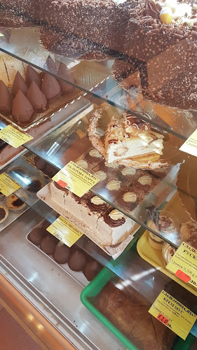 Сладкарница Иза - Гастрономия и хотелиерство