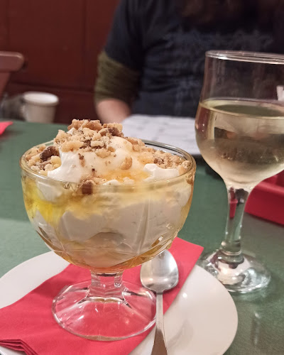 София център, ул. „Граф Игнатиев“ 24, 1000 София