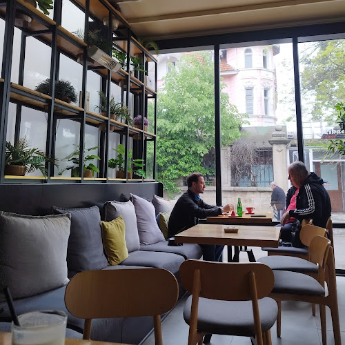 6100, ул. „Отец Паисий Хилендарски“ 2А, 6100 Казанлък