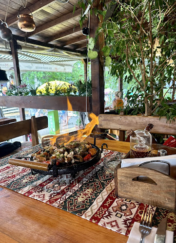 Кестена - Гастрономия и хотелиерство