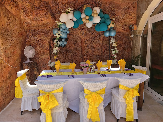 кв. Родина, ул. „Тракия“ 16, 6100 Казанлък