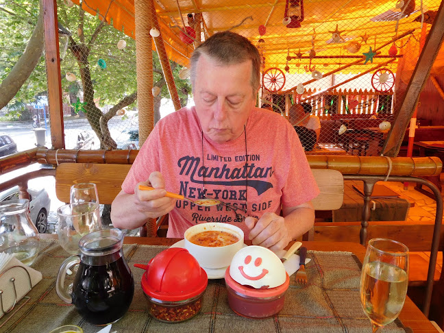 Opinii despre Бистро ,,Белия Делфин" în Бургас - Гастрономия и хотелиерство