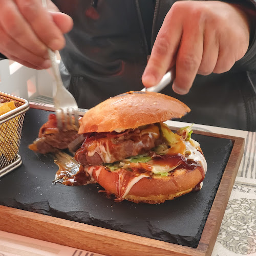 Аморе Пицария-ресторант - Гастрономия и хотелиерство